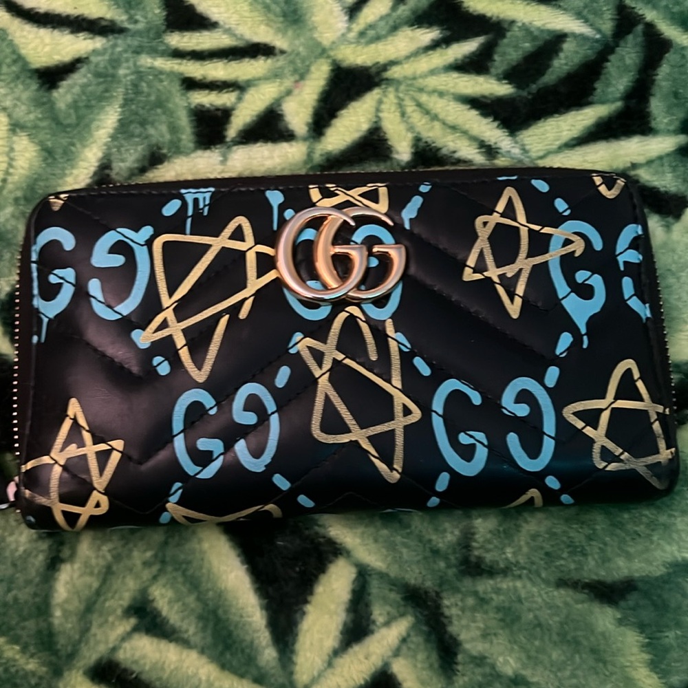 GUCCi GHOST WALLET